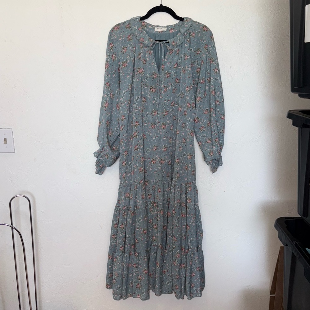 Storia Boutique Floral Drop Waist Tiered Long Sleeve Maxi Dress - Picture 3 of 8